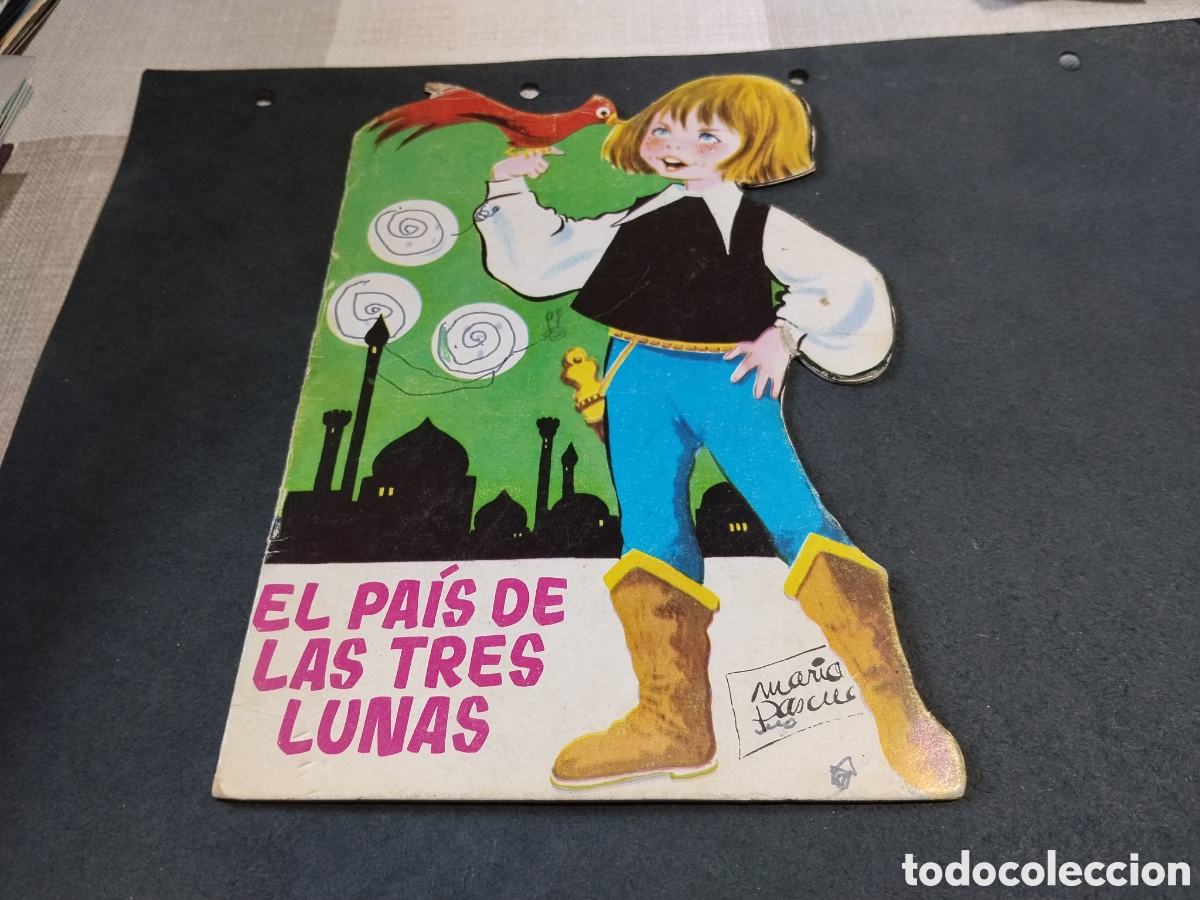 Otros art&iacute;culos de coleccionismo en papel: Cuento troquelado El pa&iacute;s de las tres lunas
