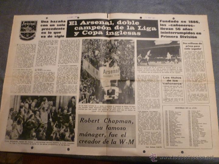 Coleccionismo deportivo: PAG.CENTRAL MUNDO DEPORTIVO(12-5-71) EL ARSENAL DOBLE CAMPE&Oacute;N DE LIGA Y COPA EN INGLATERRA.