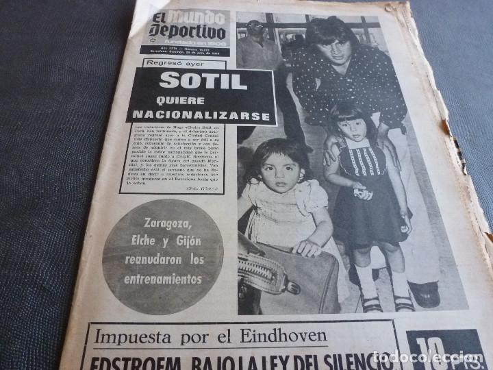 Sports collectibles: (MS)MUNDO DEPORTIVO(28-7-74)SOTIL(BAR&Ccedil;A)ADRIAO(HOCKEY)MINGUELLA EN SUDAMERICA,LOS KREMERS(SCHALKE 04