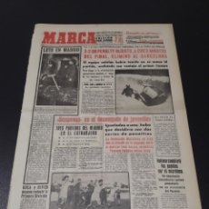 Coleccionismo deportivo: MARCA. 23/02/1961. COPA FERIAS. HIBERNIAN,3 - BARCELONA,2.. Lote 114305351