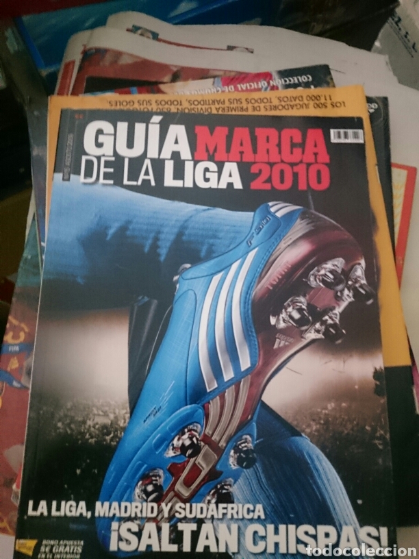 Colecionismo desportivo: GU&Iacute;A LIGA F&Uacute;TBOL DIARIO MARCA TEMPORADA 2010 armario madera