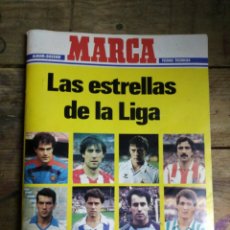 Coleccionismo deportivo: REVISTA LAS ESTRELLAS DE LA LIGA 86/87 MARCA FIRMADO SEVILLA FC. Lote 199197886