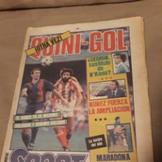 Coleccionismo deportivo: DIARIO SPORT 11 OCTUBRE 1983 . QUINI-GOL . MARADONA RECUPERACIÓN OK. Lote 233746455