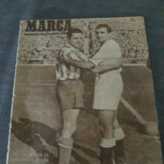 Coleccionismo deportivo: REVISTA MARCA. 1950 . R.MADRID 6 ESPAÑOL 2 - VUELTA CICLISTA A ESPAÑA FOTO TORRE DEL MAR MALAGA