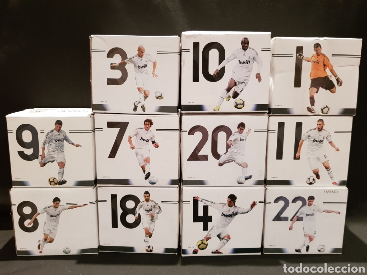 Coleccionismo deportivo: Lote 11 Tazas jugadores Real Madrid. Colecci&oacute;n Marca. Producto oficial.