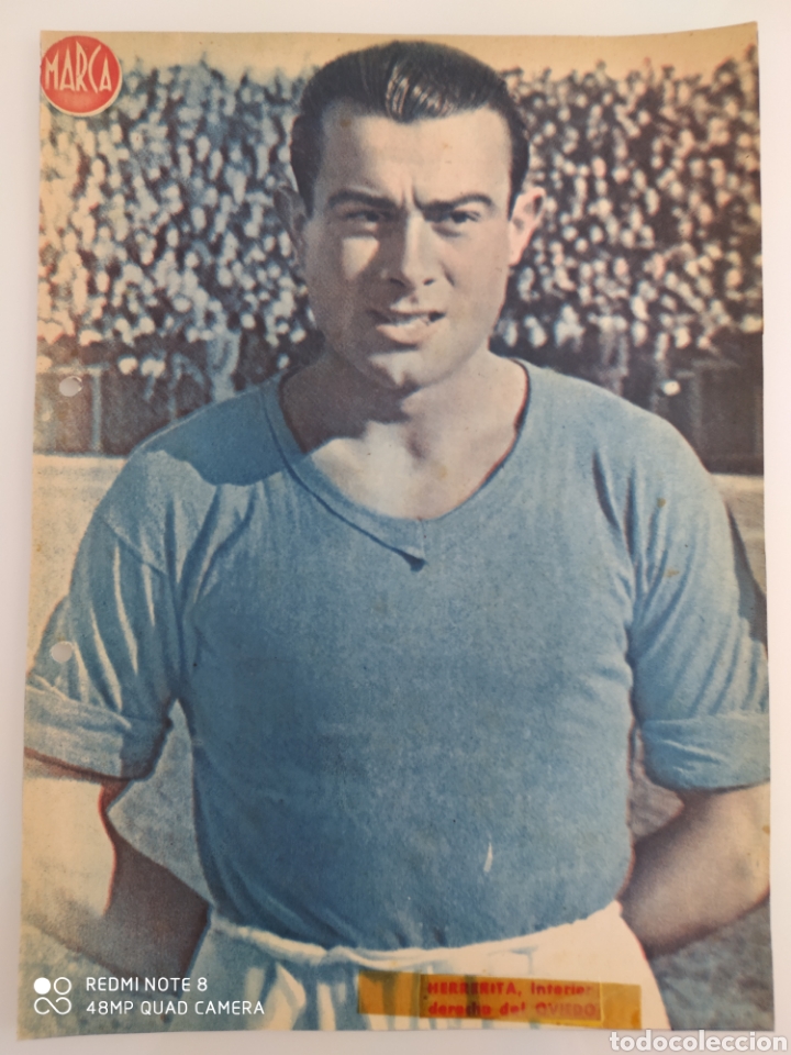 Colecionismo desportivo: Antiguo Poster de f&uacute;tbol revista Marca, Herrerita interior derecho del OVIEDO