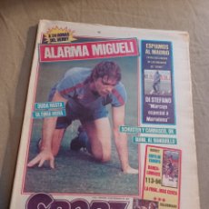 Coleccionismo deportivo: SPORT 24 FEBRERO 1984. ALARMA MIGUELI , ANTE EL REAL MADRID.50 PREGUNTAS A SANCHIS-. Lote 248027385