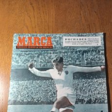 Coleccionismo deportivo: SEMANARIO MARCA N° 594 .1954. EL MADRID CAMPEON DE LIGA .GANÓ AL VALENCIA 4- 0 BARCELONA 1 ESPAÑOL 4. Lote 275136138