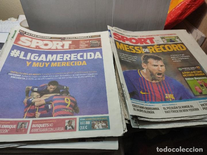Coleccionismo deportivo: Lote de 148 periódicos Sport algunos emblemáticos Messi,etc - Foto 2 - 299781463