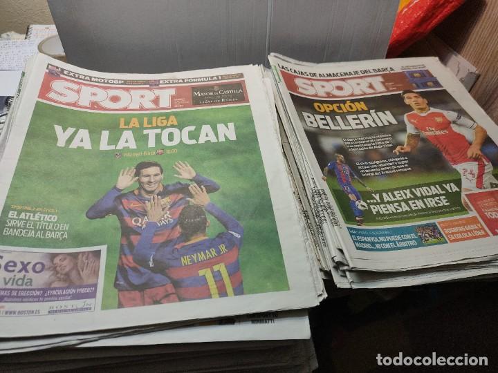 Coleccionismo deportivo: Lote de 148 periódicos Sport algunos emblemáticos Messi,etc - Foto 3 - 299781463