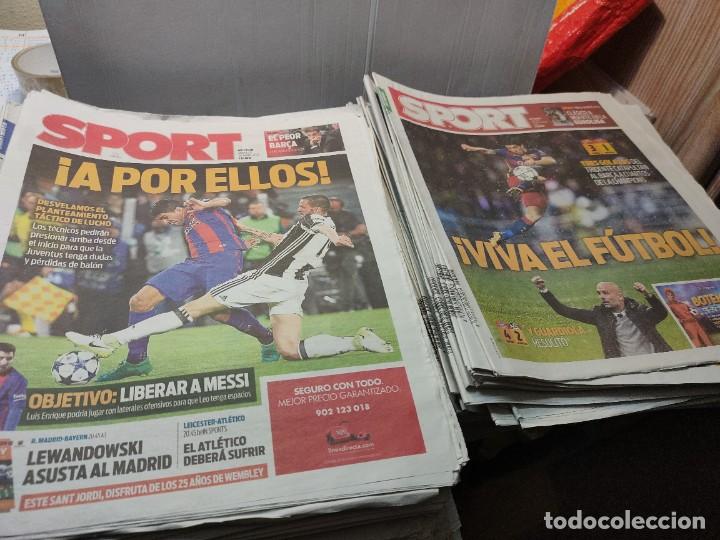 Coleccionismo deportivo: Lote de 148 periódicos Sport algunos emblemáticos Messi,etc - Foto 6 - 299781463