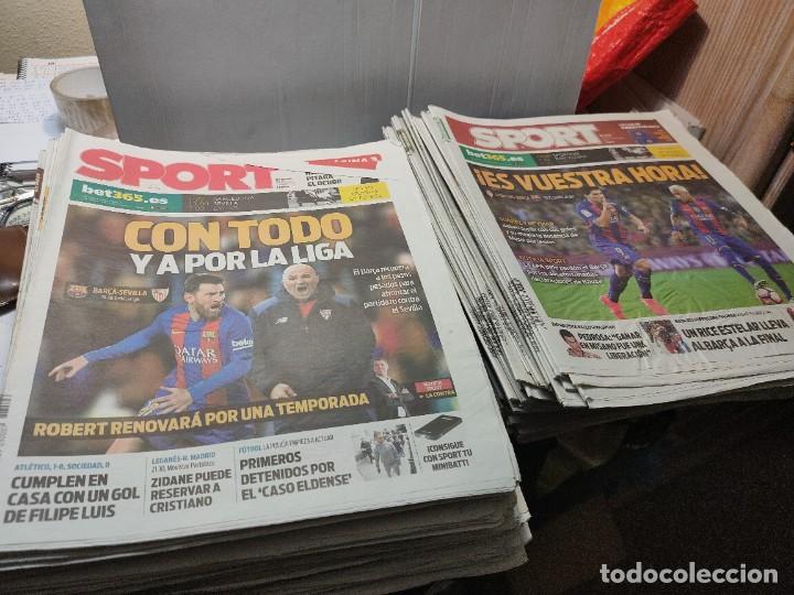 Coleccionismo deportivo: Lote de 148 periódicos Sport algunos emblemáticos Messi,etc - Foto 14 - 299781463