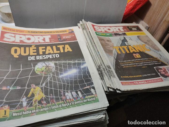 Coleccionismo deportivo: Lote de 148 periódicos Sport algunos emblemáticos Messi,etc - Foto 19 - 299781463
