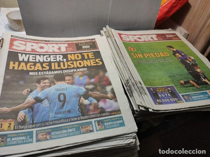 Coleccionismo deportivo: Lote de 148 periódicos Sport algunos emblemáticos Messi,etc - Foto 21 - 299781463