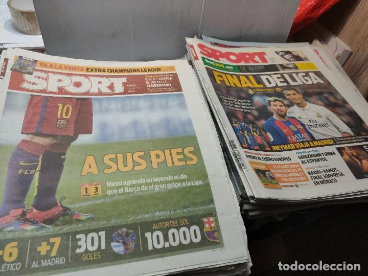 Coleccionismo deportivo: Lote de 148 periódicos Sport algunos emblemáticos Messi,etc - Foto 34 - 299781463