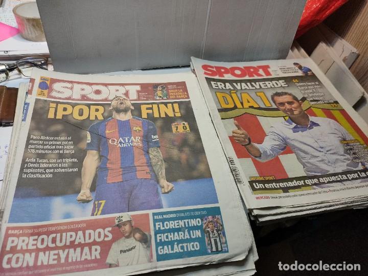 Coleccionismo deportivo: Lote de 148 periódicos Sport algunos emblemáticos Messi,etc - Foto 59 - 299781463