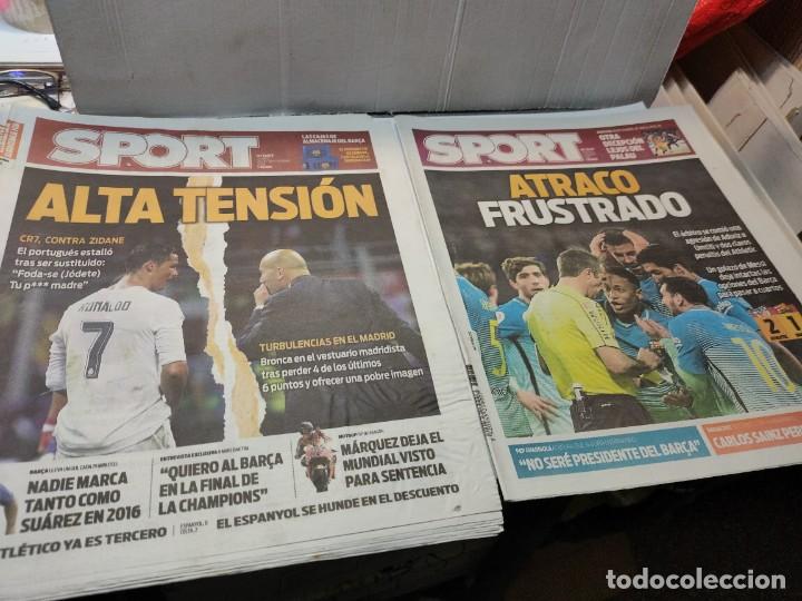 Coleccionismo deportivo: Lote de 148 periódicos Sport algunos emblemáticos Messi,etc - Foto 73 - 299781463