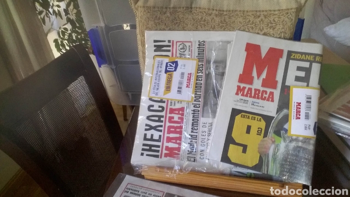 Sammelleidenschaft Sport: LOTE DIARIOS MARCA A&Ntilde;O 2004. 140 PERI&Oacute;DICOS...