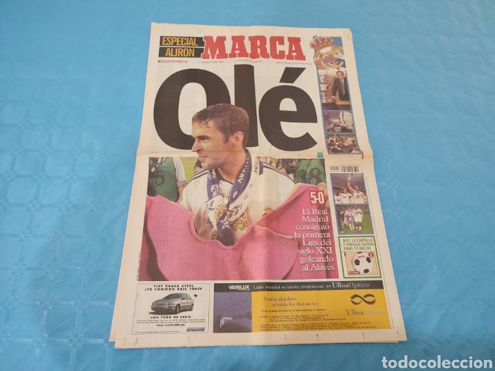 Sports collectibles: MARCA 27/05/2001. REAL MADRID CAMPE&Oacute;N DE LIGA.