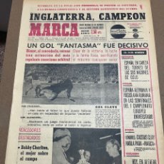 Coleccionismo deportivo: MUNDIAL INGLATERRA 1966 PERIODICOS MARCA ENCUADERNADOS. Lote 169899766
