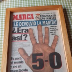 Coleccionismo deportivo: CUADRO PORTADA MARCA 8 ENERO 1995 REVANCHA REAL MADRID UN AÑO DESPUÉS. Lote 347652133