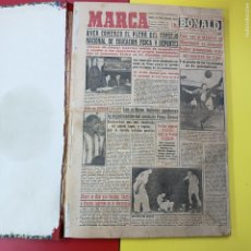 Coleccionismo deportivo: TOMO - PERIODICO MARCA DIARIO - ABRIL 1957 MES COMPLETO - PERIODICOS ENCUADERNADOS. Lote 400939859