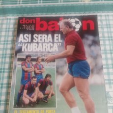 Coleccionismo deportivo: REVISTA DEPORTIVA DON BALÓN AÑO 1980. PÁGINAS CENTRALES BARCELONA Y ATH. BILBAO.. Lote 400990009