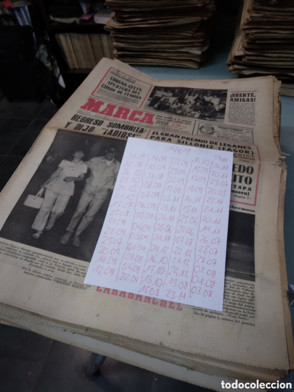 Coleccionismo deportivo: Diario Marca 1969, aprox 200 peri&oacute;dicos