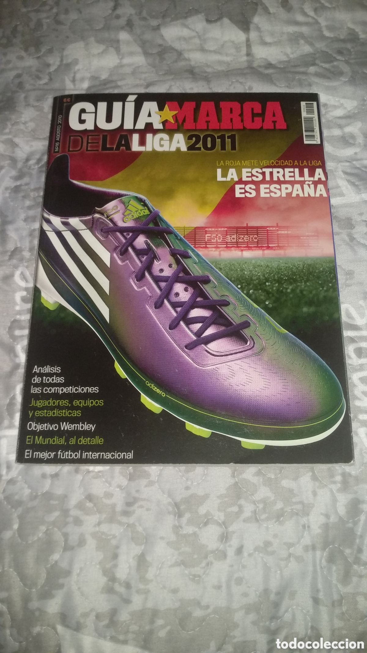 Coleccionismo deportivo: Gu&iacute;a Marca de la Liga 2011 - Foto 1
