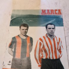 Coleccionismo deportivo: MARCA 1953 KUBALA Y ZARRA FINAL COPA GENERALISIMO. BARCELONA CAMPEON. LA SELECCION EN EL ESCORIAL