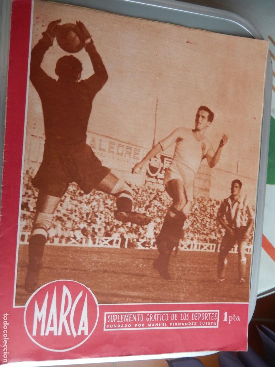 Sports collectibles: MARCA SUPLEMENTO GRAFICO DE LOS DEPORTES N&ordm; 156-NOVIEMBRE 1945- MADRID VENCIO AL BARCELONA
