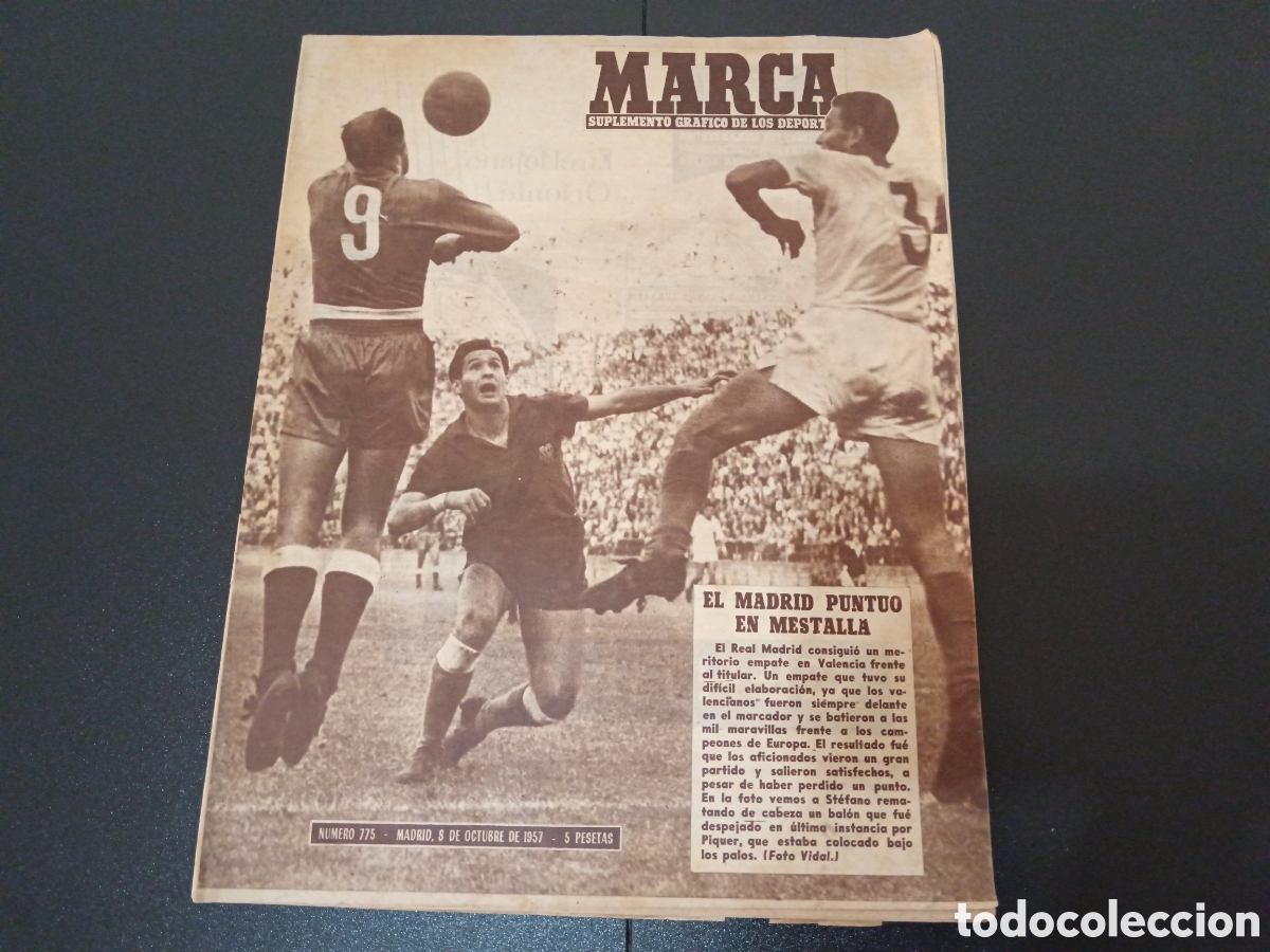 Sports collectibles: MARCA N&deg; 775 (08/10/1957) WOLVERHAMPTON REAL MADRID INUGURACION VALENCIA REAL MADRID LIGA NOU CAMP
