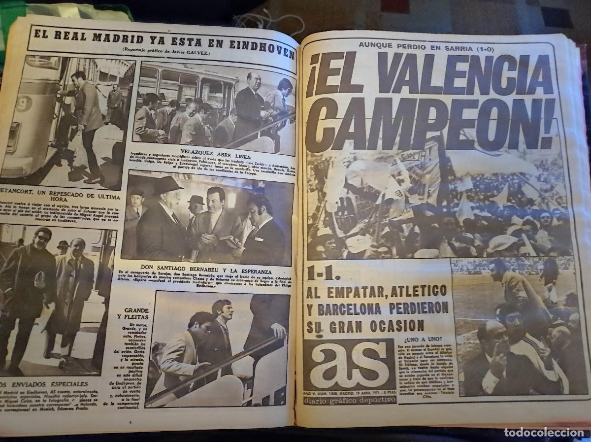 Coleccionismo deportivo: 3 Tomos con 55 periodicos diario AS encuadernados 1971 Valencia campeon liga, Barcelona campeon Copa