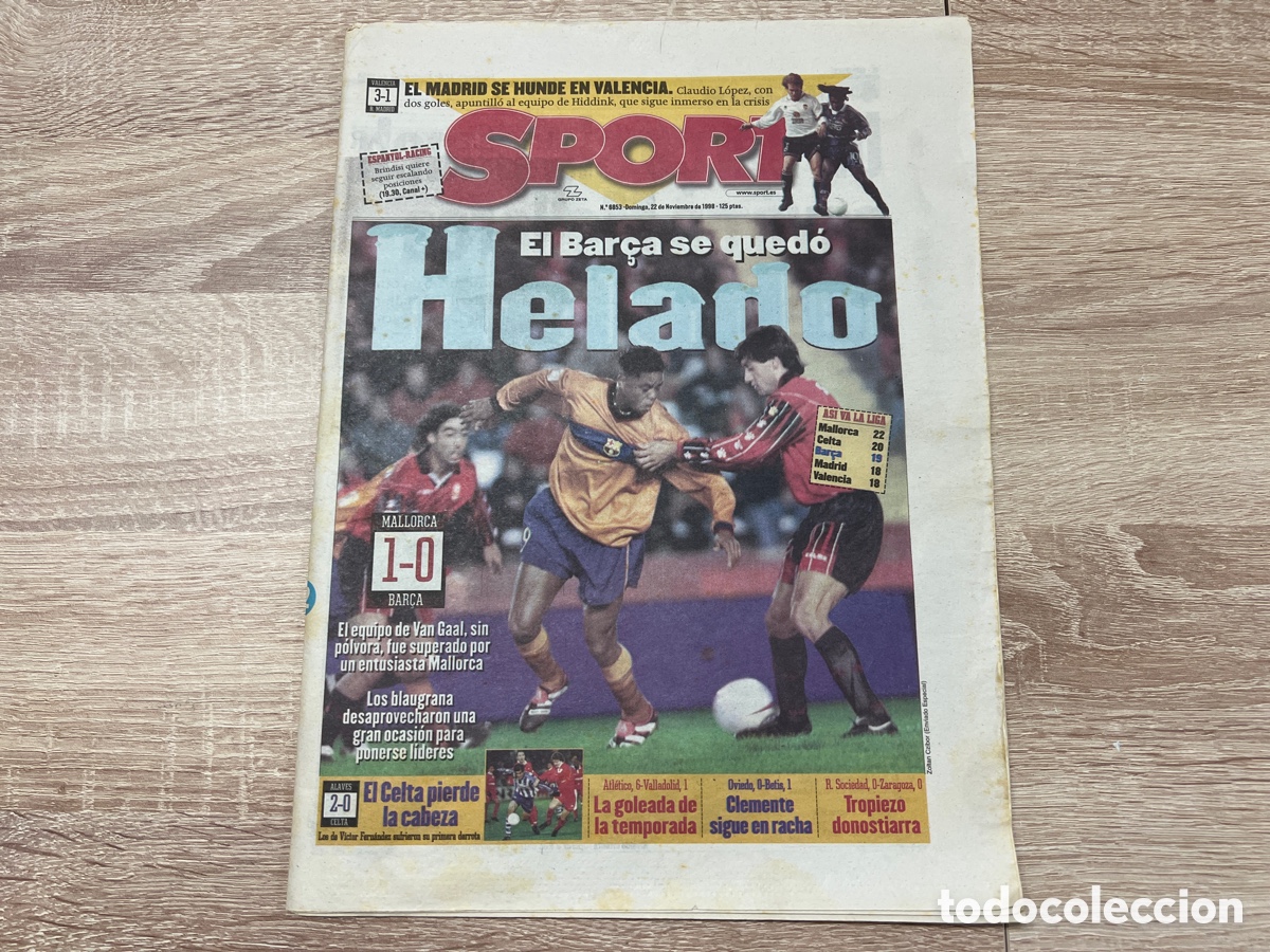 Coleccionismo deportivo: SPORT 22/11/1998 EL BAR&Ccedil;A SE QUED&Oacute; HELADO