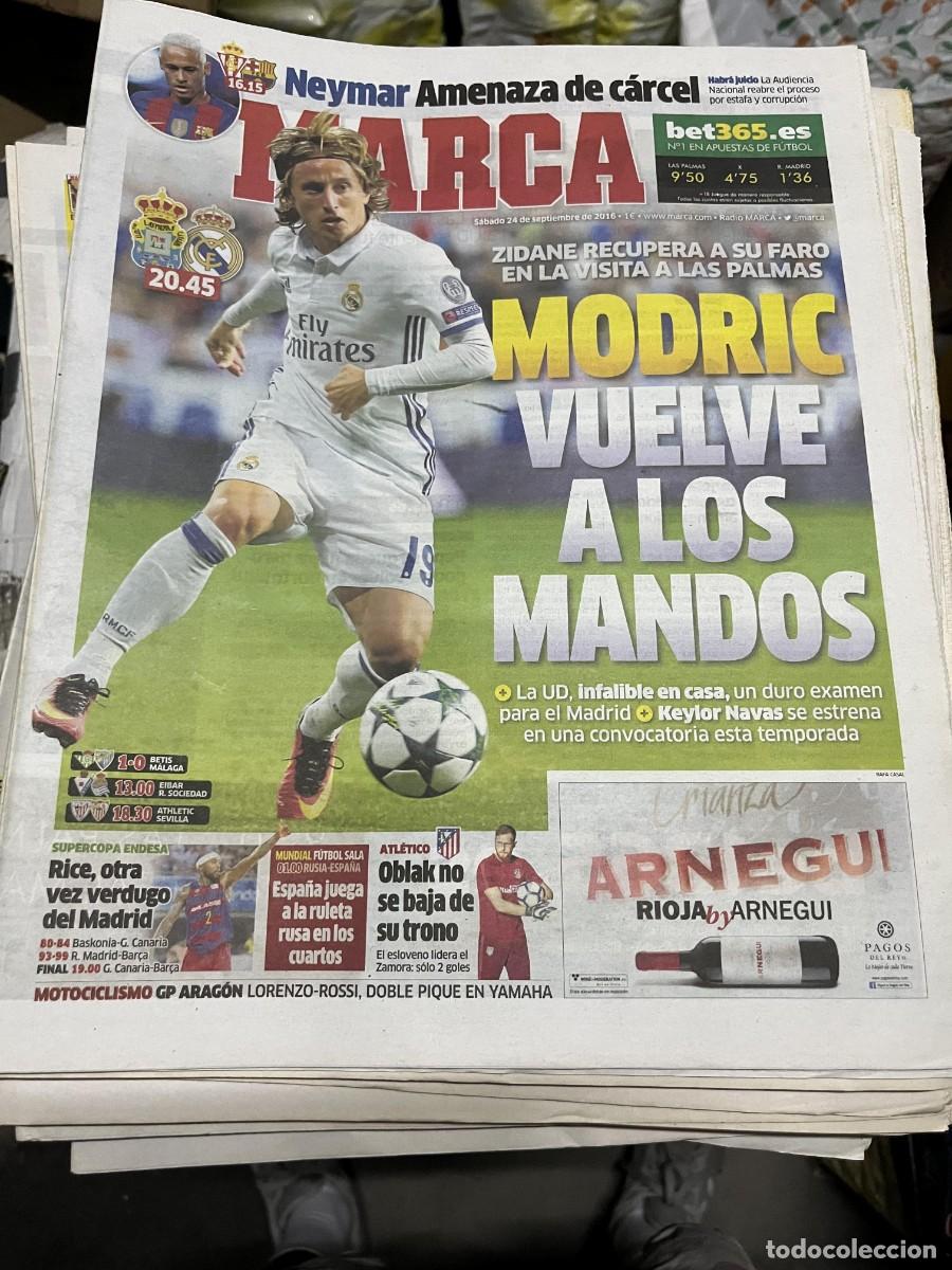 Coleccionismo deportivo: MARCA (24-9-2016) LUCA MODRIC REAL MADRID ZIDANE JORNADA LIGA BETIS 1-0 MALAGA OBLAK