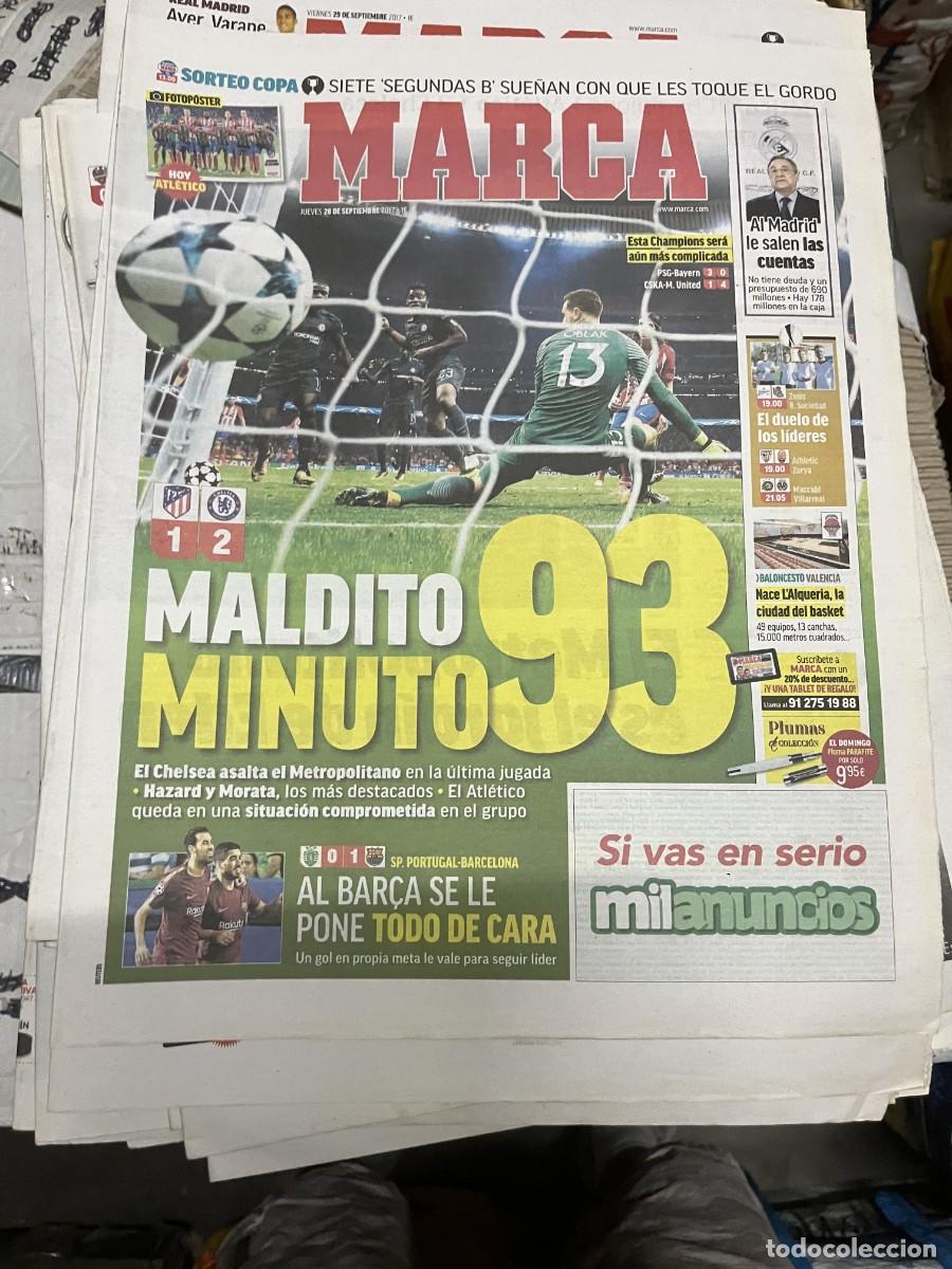 Coleccionismo deportivo: MARCA (28-9-2017) POSTER UEFA CHAMPIONS ATLETICO MADRID 1-2 CHELSEA PSG 3-0 BAYERN MUNCHEN