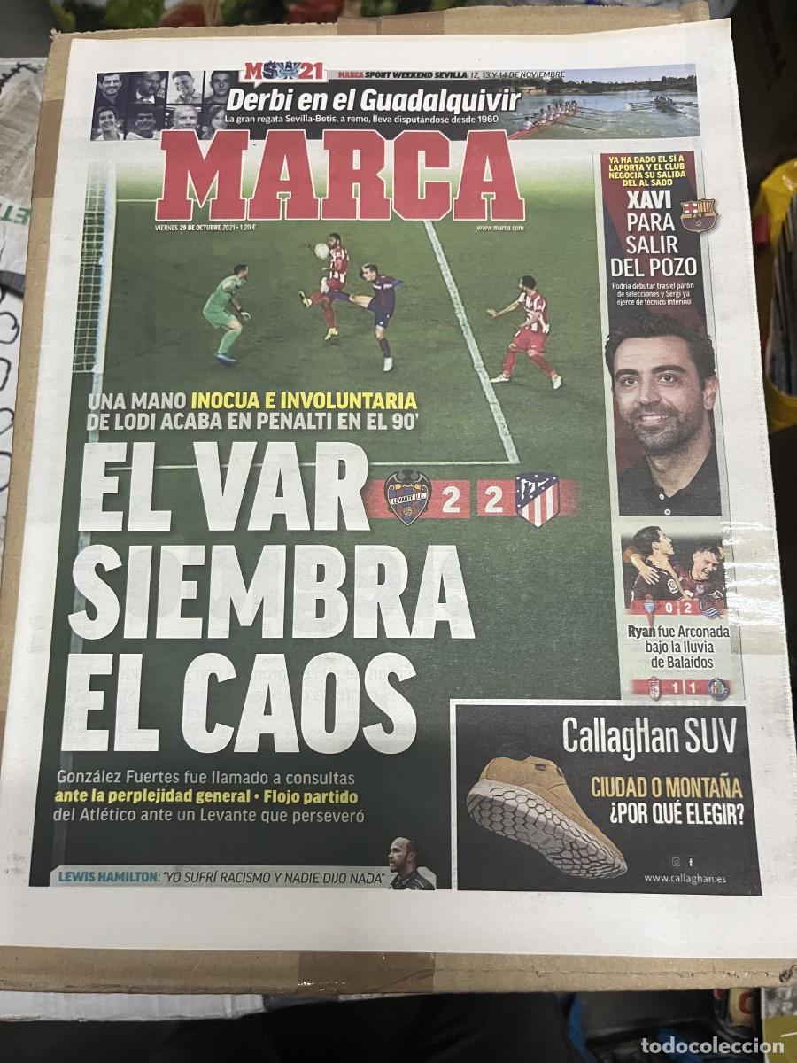 Coleccionismo deportivo: MARCA (29-10-2021) JORNADA LIGA LEVANTE 2-2 ATLETICO MADRID XAVI HERNANDEZ