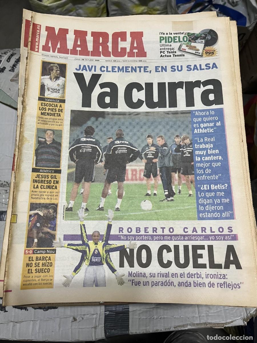 Coleccionismo deportivo: MARCA (28-10-1999) VALENCIA MENDIETA JAVIER CLEMENTE JESUS GIL INGRESO EN CLINICA ROBERTO CARLOS