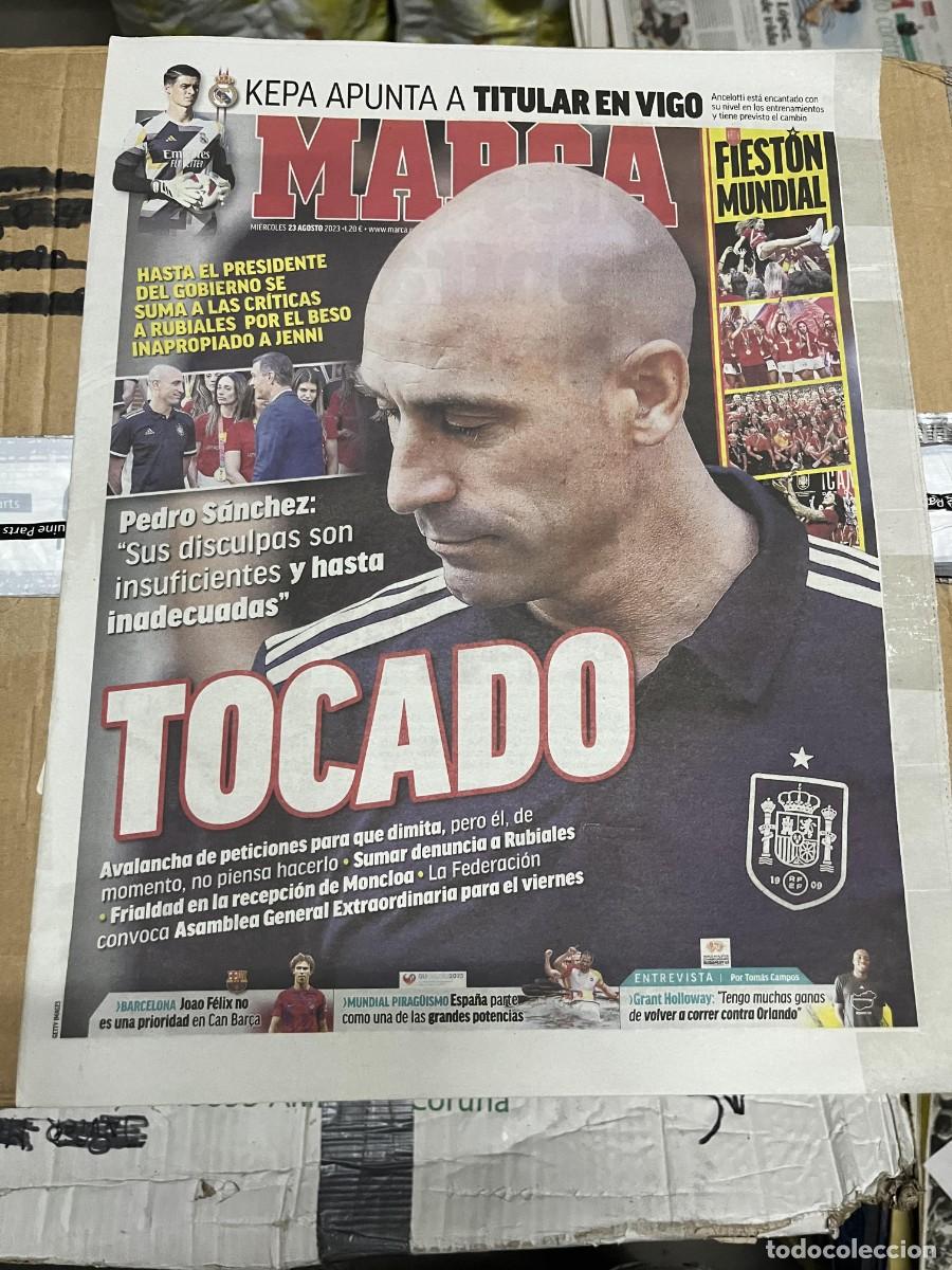 Coleccionismo deportivo: MARCA (23-8-2023) BESO JENNI HERMOSO LUIS RUBIALES RFEF SELECCION ESPA&Ntilde;OLA ESPA&Ntilde;A JOAO FELIX KEPA