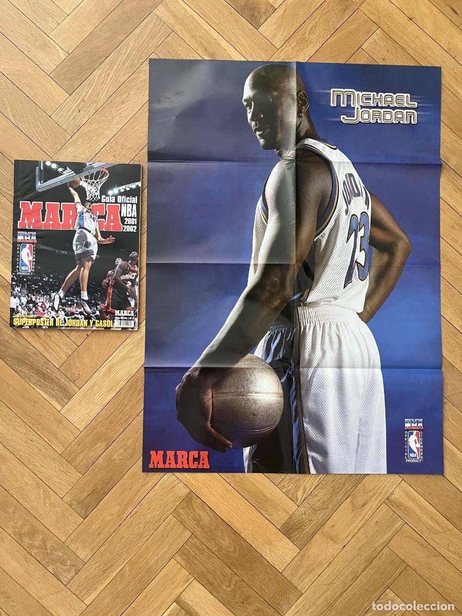 Coleccionismo deportivo: REVISTA MARCA GUIA EXTRA # 1 OFICIAL BALONCESTO NBA 01 02 2001 2002 SUPERPOSTER MICHAEL JORDAN GASOL