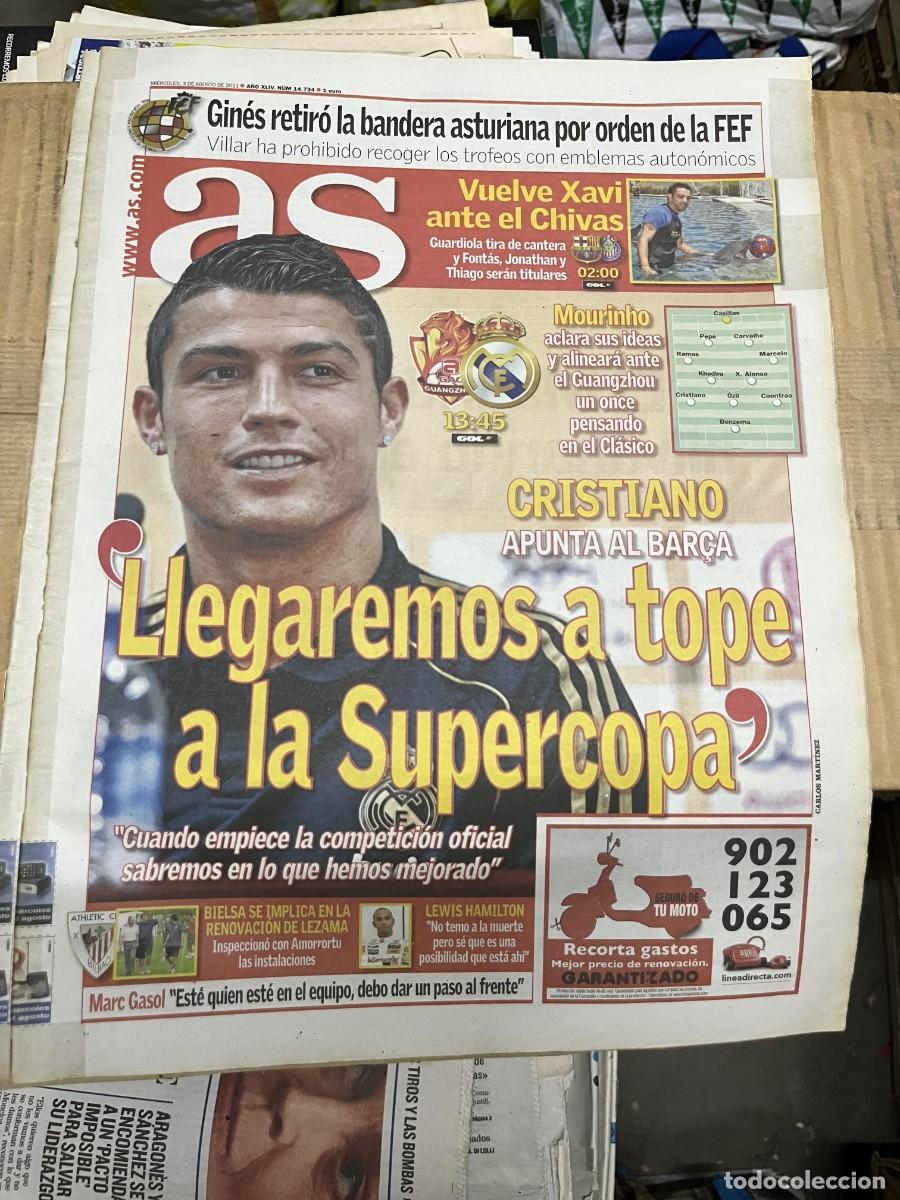Coleccionismo deportivo: AS (3-8-2011) CRISTIANO RONALDO GUANGZHOU EVERGRANDE REAL MADRID AMISTOSO BARCELONA CHIVAS