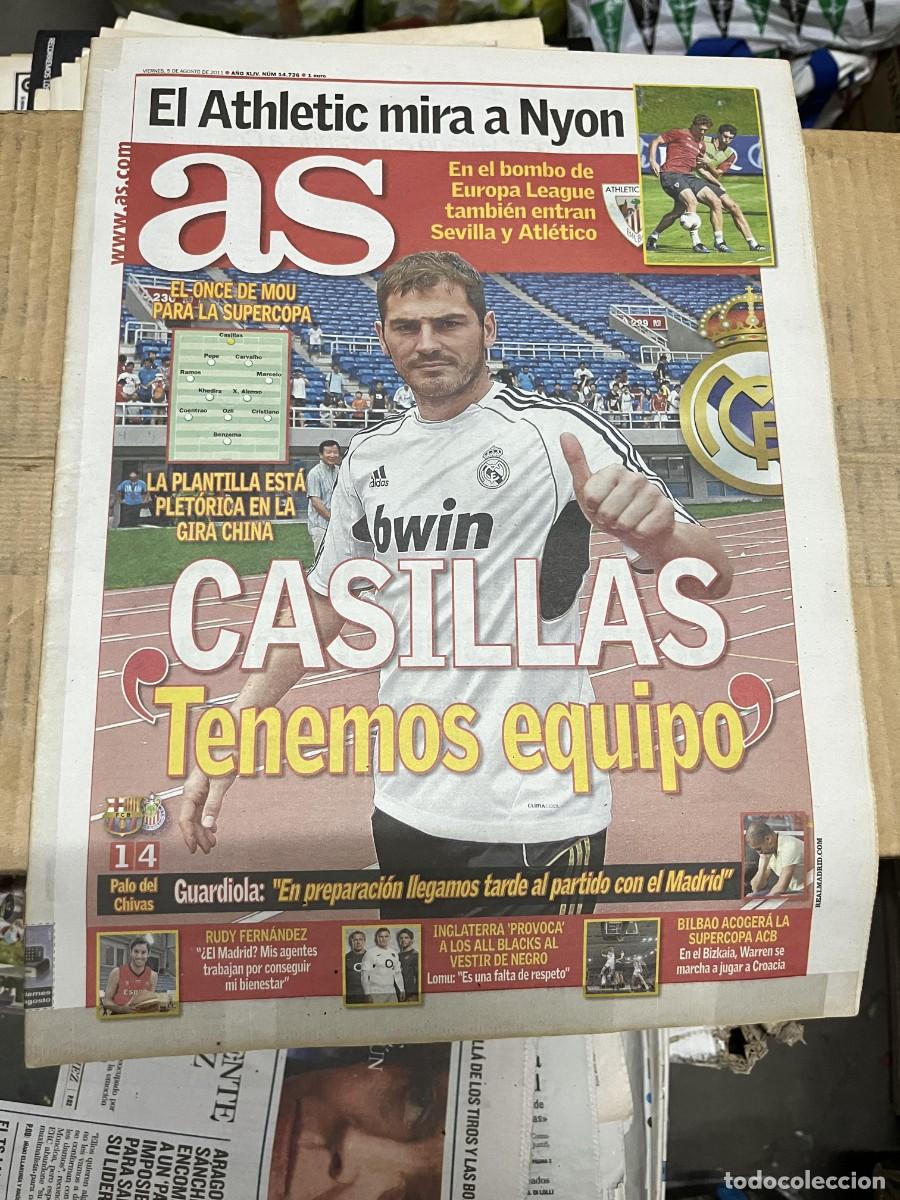 Coleccionismo deportivo: AS (5-8-2011) IKER CASILLAS REAL MADRID ATHLETIC BILBAO BARCELONA 1-4 CHIVAS