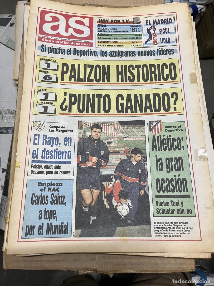Coleccionismo deportivo: AS (22-11-1992) JORNADA LIGA ZARAGOZA 1-6 BARCELONA CADIZ 1-1 REAL MADRID RAYO ATLETICO CARLOS SAINZ