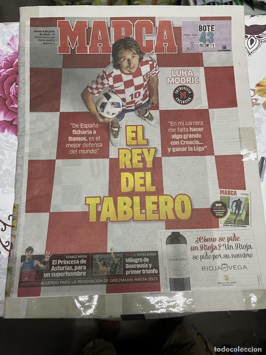 Coleccionismo deportivo: MARCA (9-6-2016) LUKA MODRIC CROACIA GOMEZ NOYA RENOVACION GRIEZMANN ATLETICO MADRID
