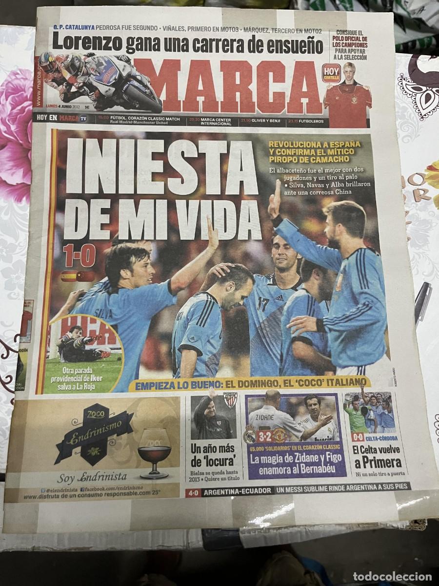 Coleccionismo deportivo: MARCA (4-6-2012) ANDRES INIESTA SELECCION ESPA&Ntilde;OLA 1-0 CHINA JORGE LORENZO MOTOCICLISMO