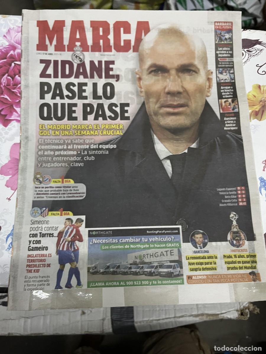Coleccionismo deportivo: MARCA (17-4-2017) ZINEDINE ZIDANE REAL MADRID REAL MADRID BAYERN MUNCHEN LEICESTER ATLETICO