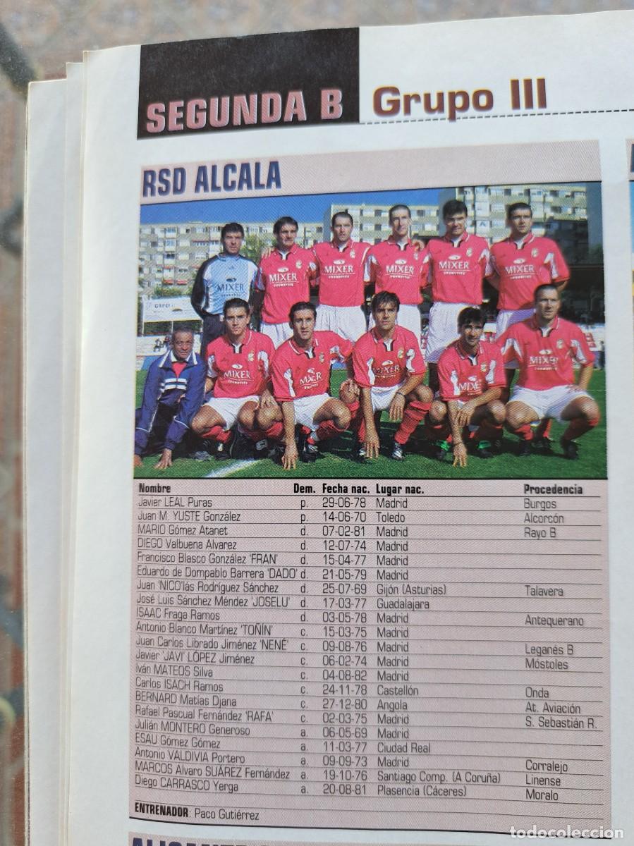 Coleccionismo deportivo: Foto y plantel del RSD Alcal&aacute;.Recorte Don Balon 2001-02