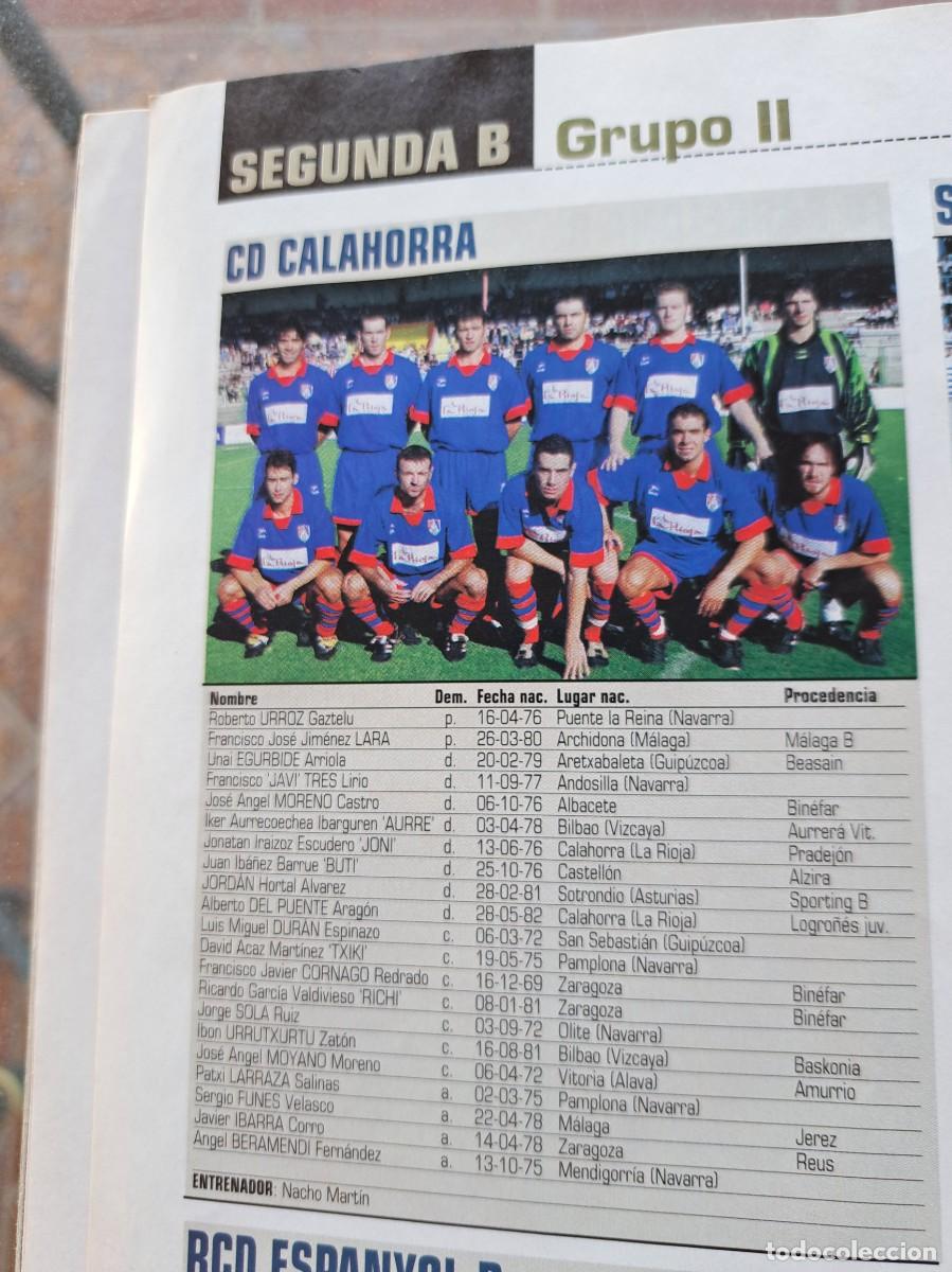 Coleccionismo deportivo: Foto y plantel del CD Calahorra.Recorte Don Balon 2001-02