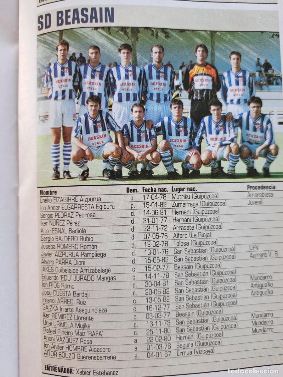Coleccionismo deportivo: Foto y plantel del SD Beasain .Recorte Don Balon 2001-02