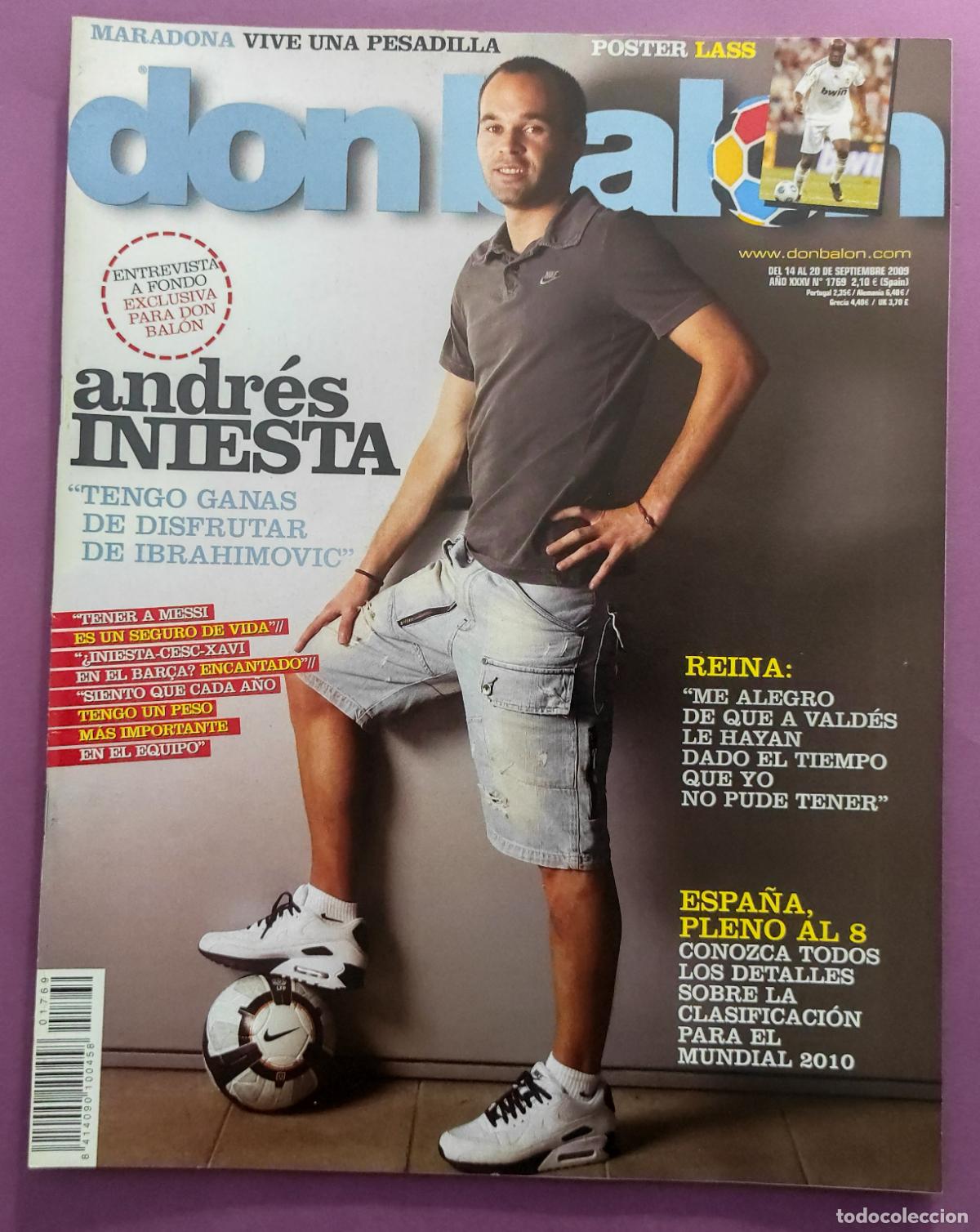 Coleccionismo deportivo: REVISTA DON BALON N&ordm; 1769 2009 POSTER LASS REAL MADRID 09/10 INIESTA MARADONA REINA